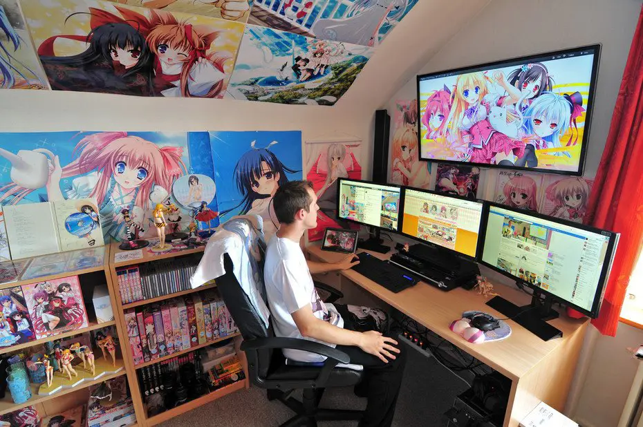 Menonton Anime Bersama Teman Gambar penggemar anime yang sedang menonton bersama dengan ekspresi bahagia