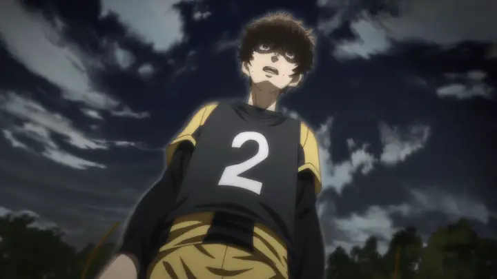 Adegan pertandingan sepak bola yang menegangkan Adegan pertandingan sepak bola dalam anime Ao Ashi