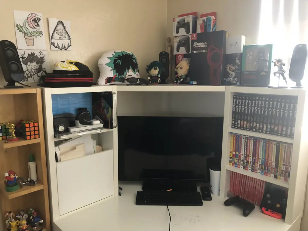 Setup Menonton Anime yang Nyaman Gambar setup menonton anime yang nyaman