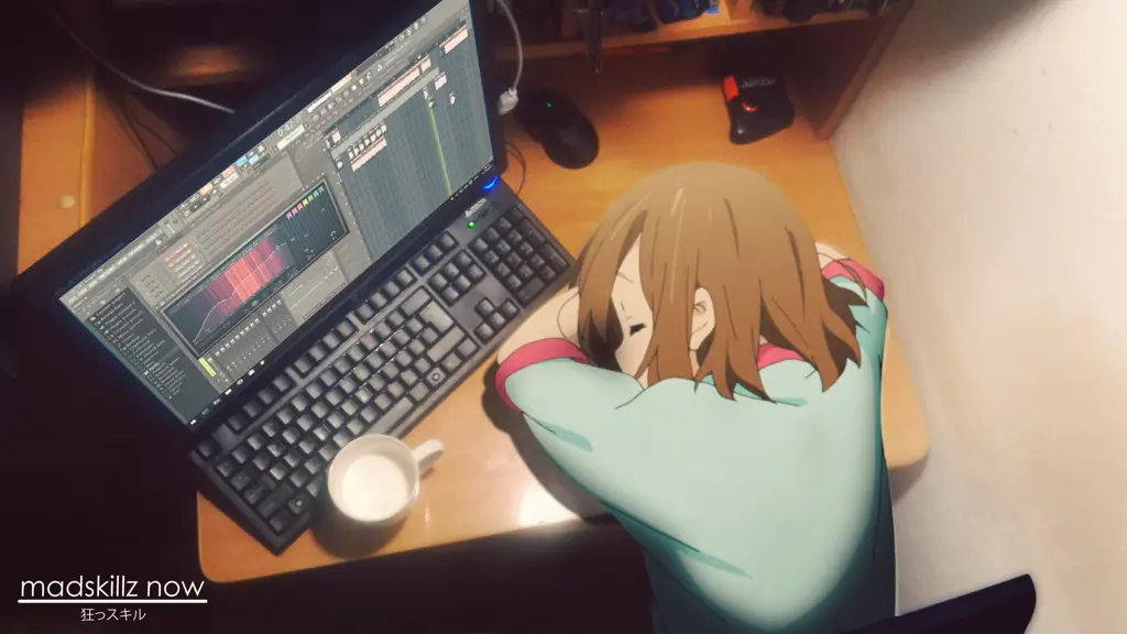 Menikmati Anime Terbaru Gambar orang menonton anime di laptop