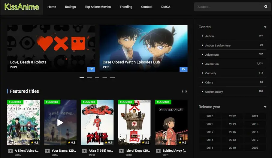 Menikmati anime streaming Seseorang sedang menonton anime di laptop